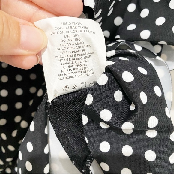 MIRACLESUIT Dot Dot Tier Up Tankini Top Black White Slimming Swim Beach Size 10 - Picture 10 of 11